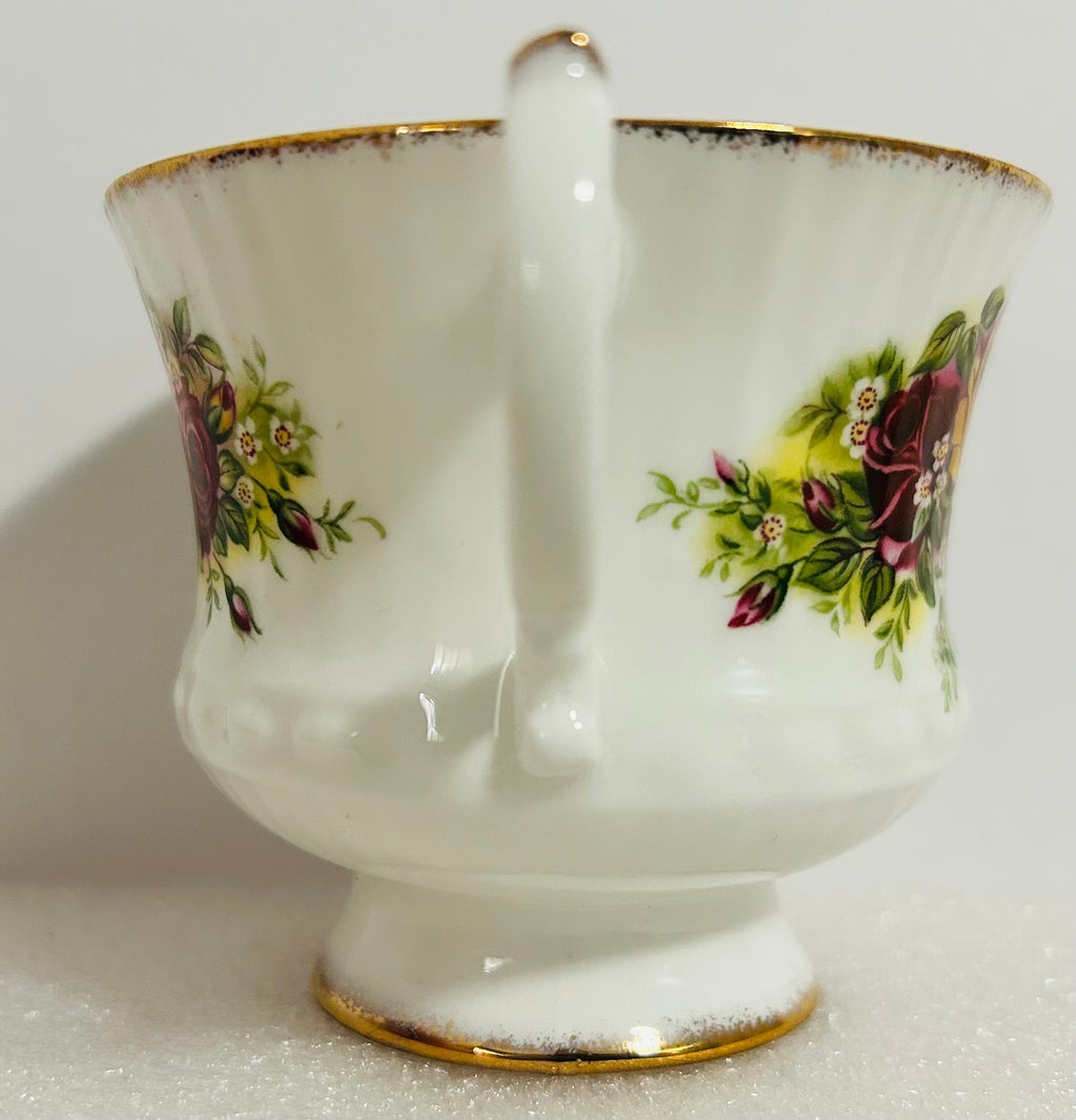 Elizabethan English Garden Teacup Saucer Bone China Roses Gold