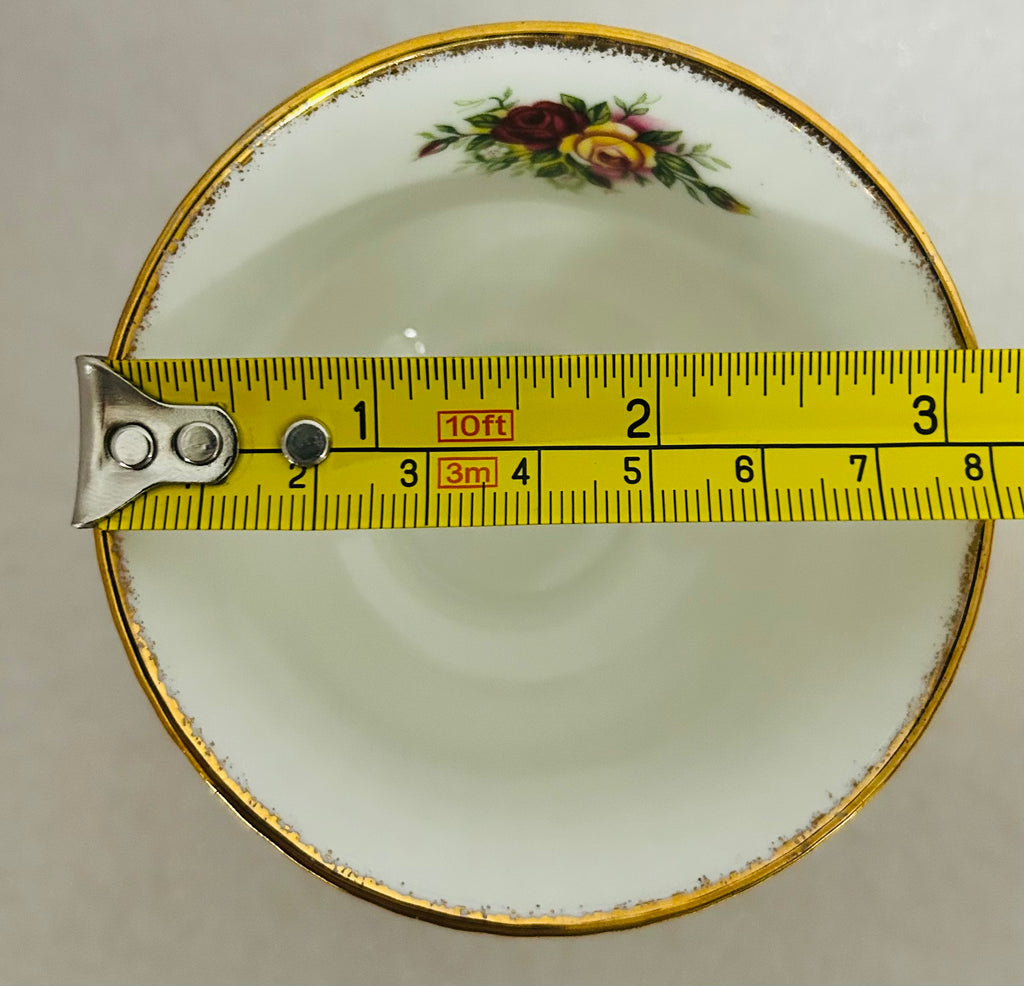 Elizabethan English Garden Teacup Saucer Bone China Roses Gold