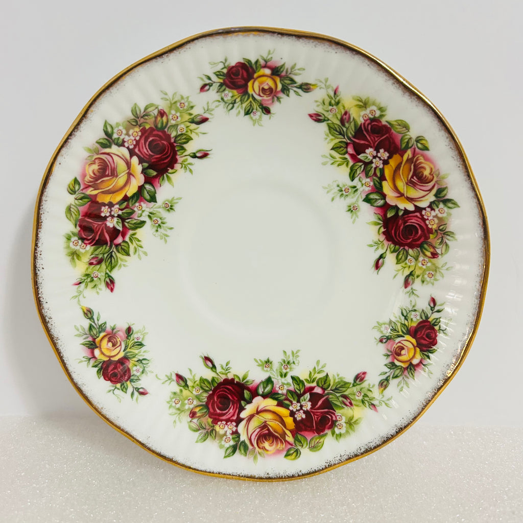 Elizabethan English Garden Teacup Saucer Bone China Roses Gold