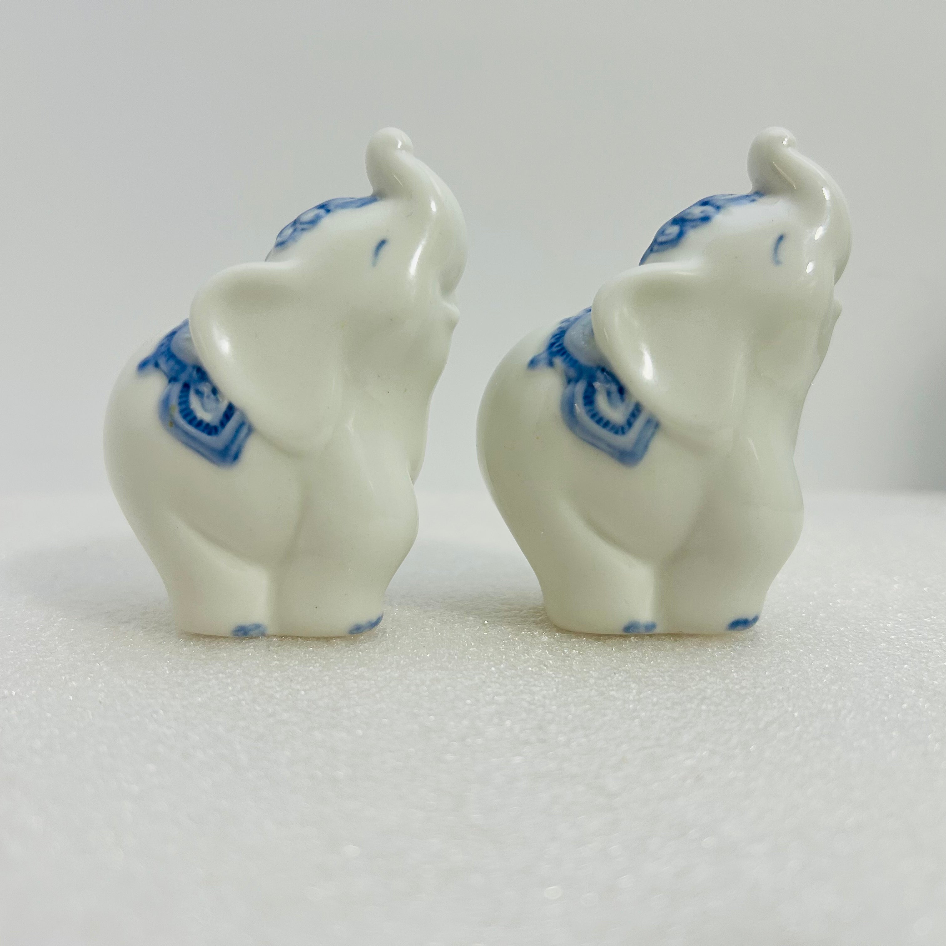 Vintage Blue White Porcelain Elephant Salt Pepper Shakers Japan