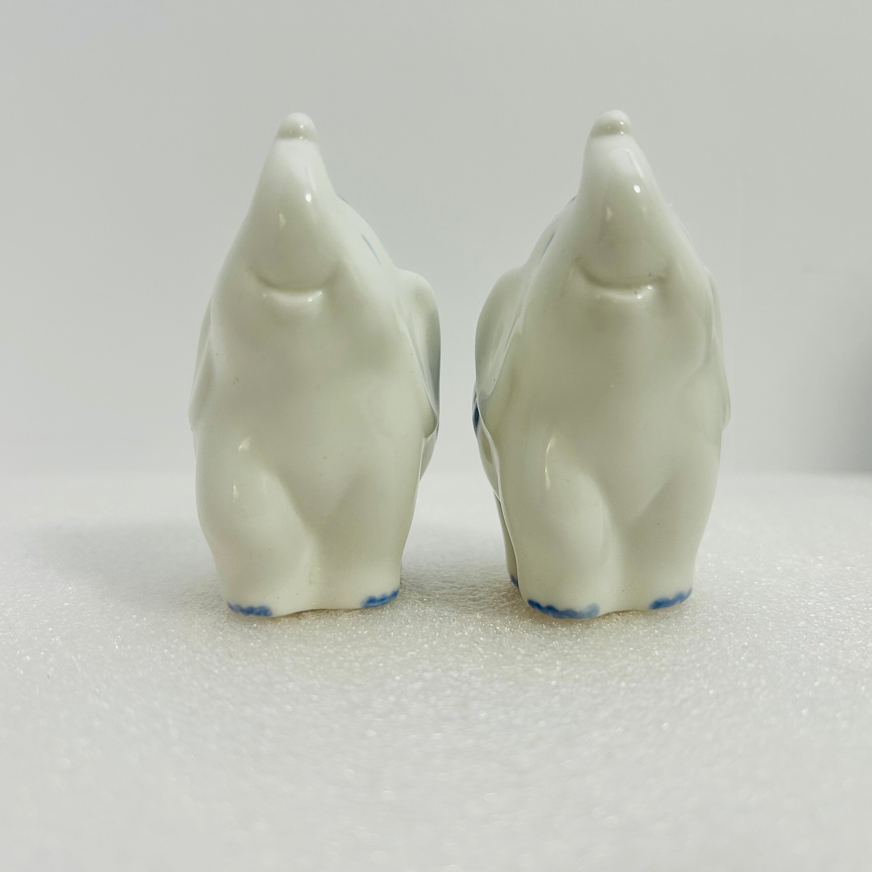 Vintage Blue White Porcelain Elephant Salt Pepper Shakers Japan