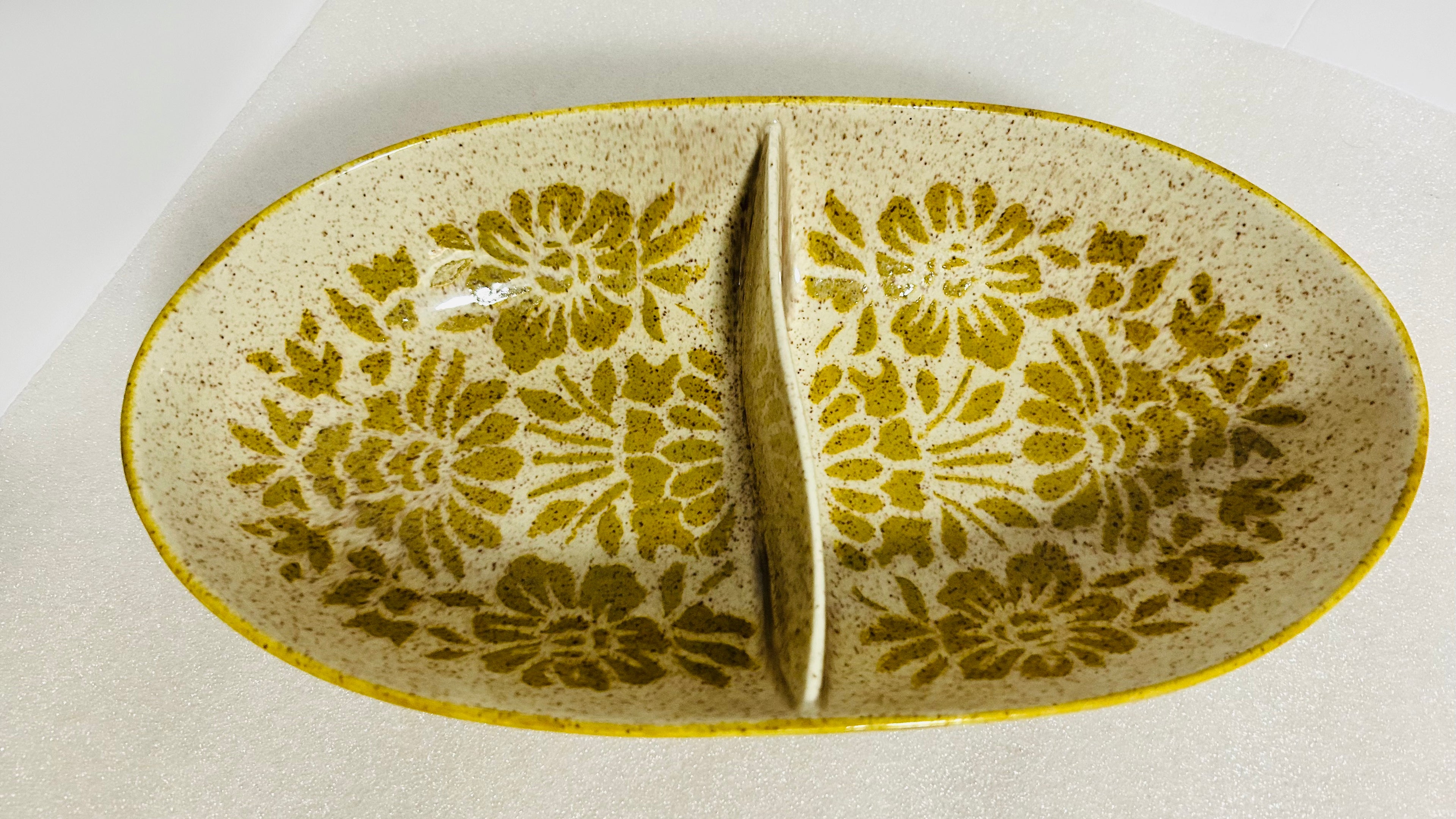 Red Wing Damask Divided Relish Dish 12” Oval Speckled Green Floral