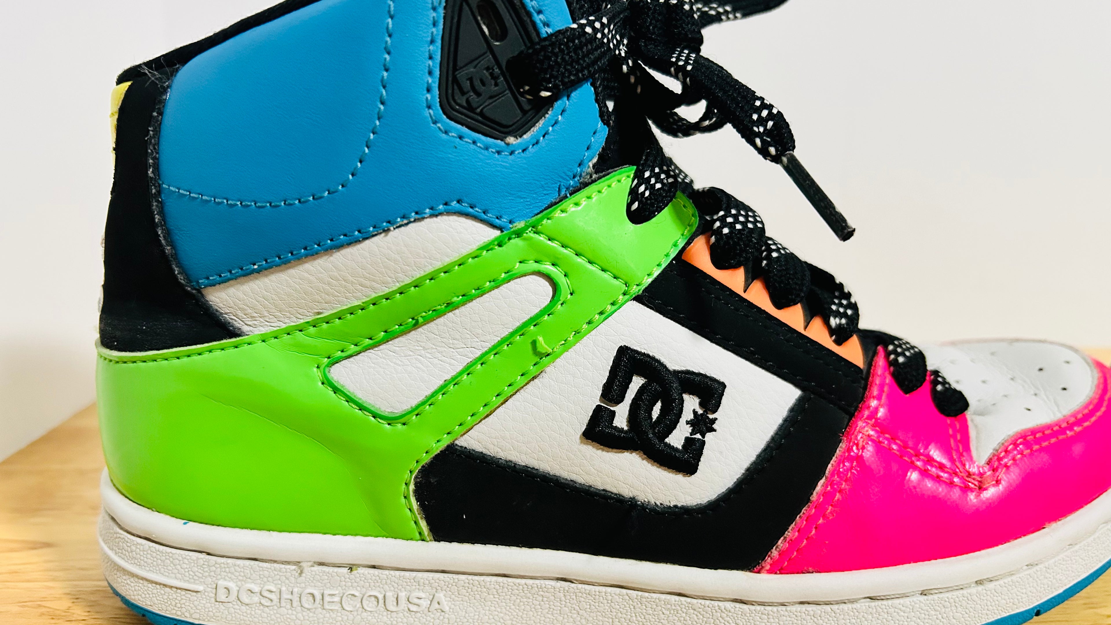 DC Rebound Hi Womens 8 Multicolor Neon Skate Shoes 302164