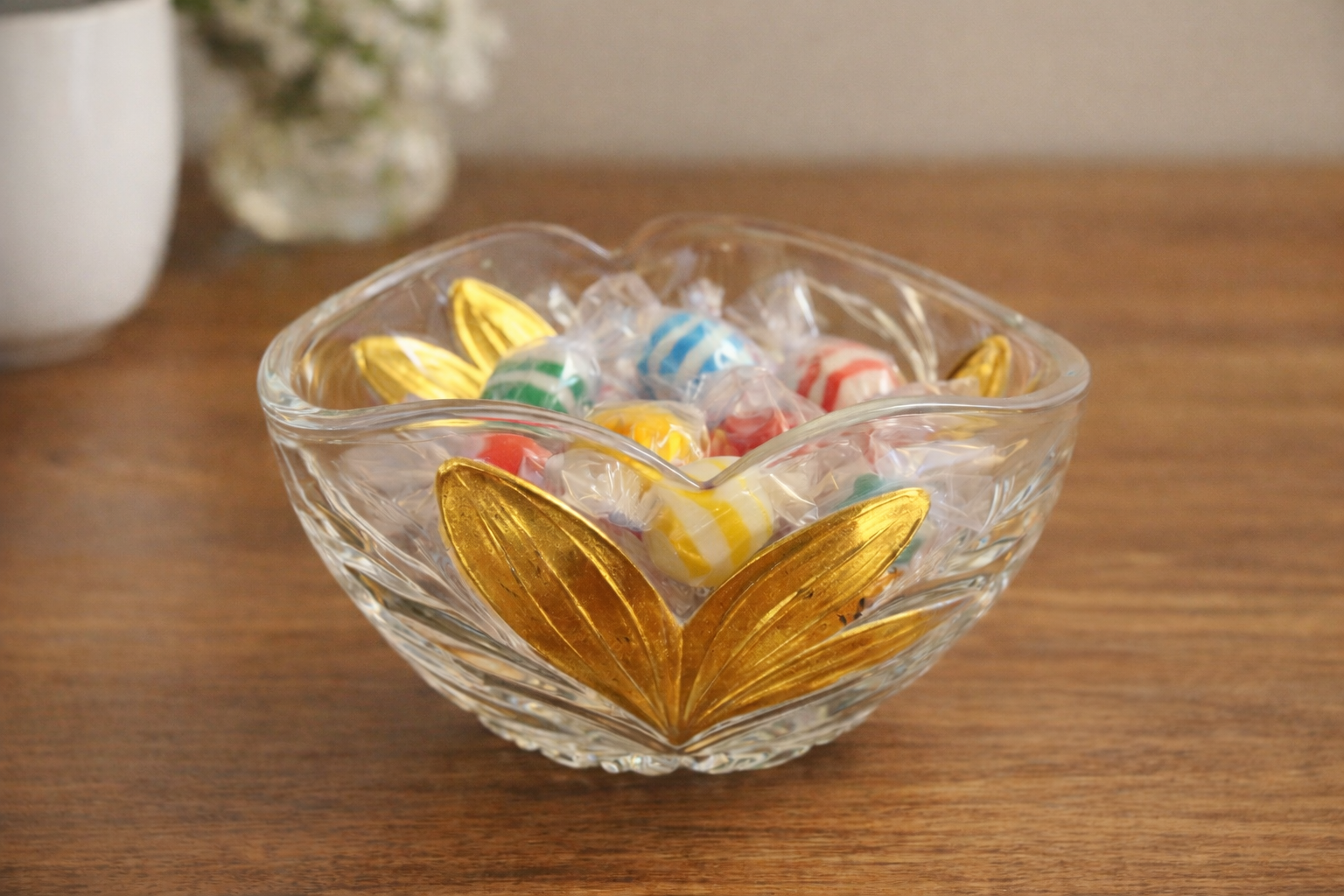 Vintage Clear Pressed Glass Candy Dish Gold Leaf 6 Inch Bowl
